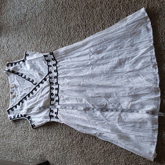 Studio West Apparel - Picture 11 of 16